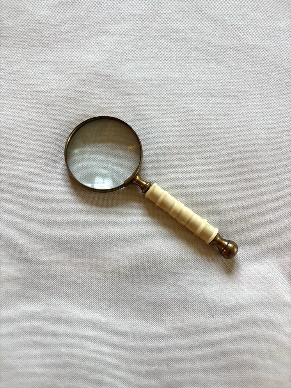 Vintage-Style Ivory Color Handle Magnifying Glass with Brass Frame